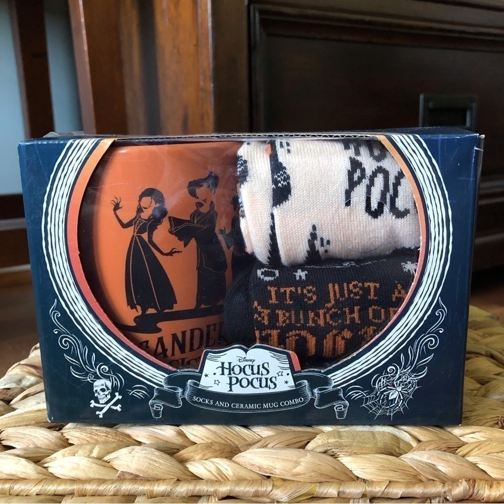 Disney Hocus Pocus 2 pack socks & ceramic Mug Combo